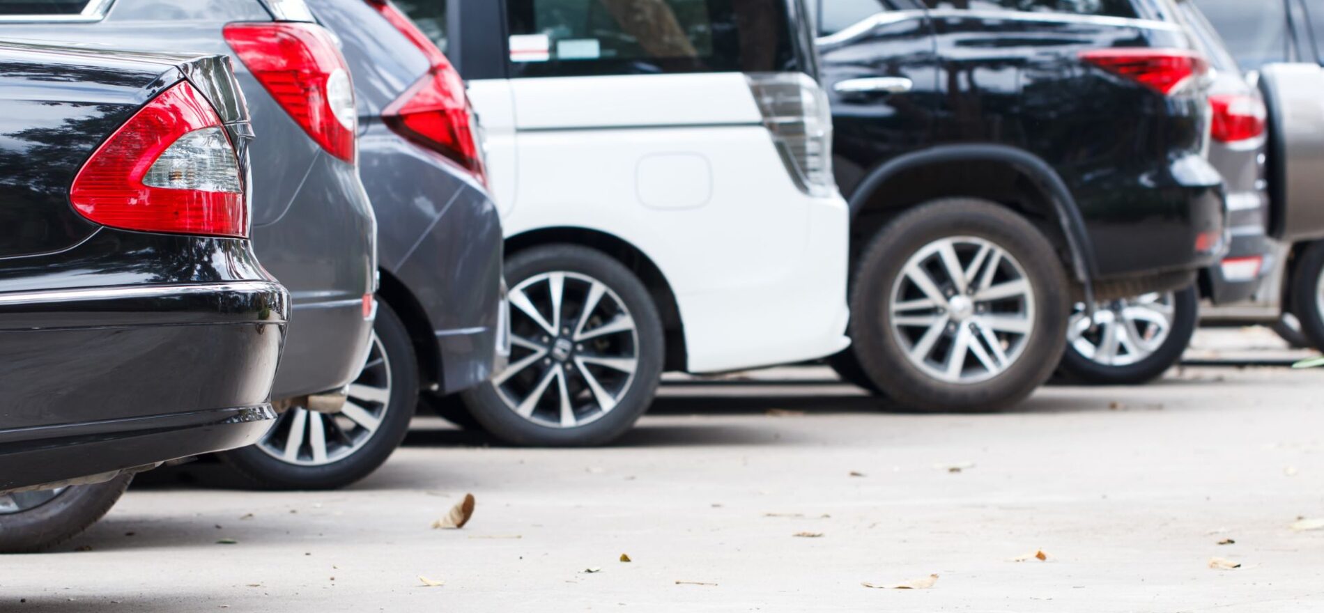 Równoległa 1 Parking Lotnisko Warszawa