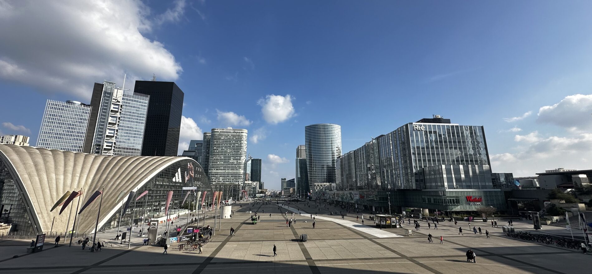 La Defense – biurowa dzielnica Paryża